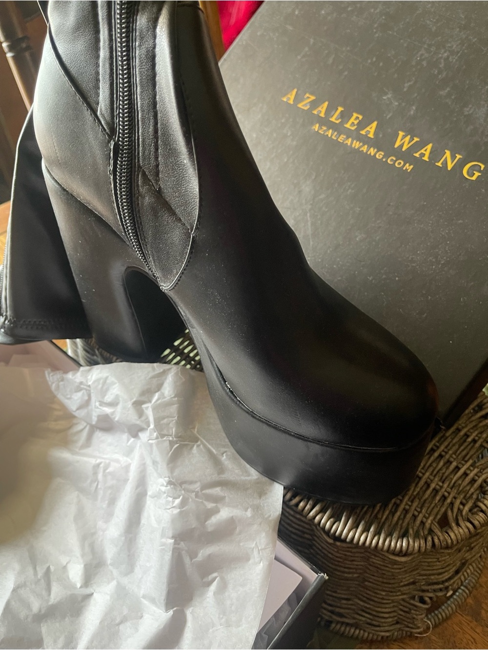 NWT Azalea Wang Women's Black Platform SUTTON Platform Boots